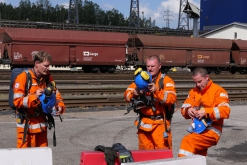 Cvičení báňských záchranářů v elektrárně
